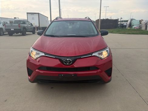 Used 2017 Toyota RAV4 LE w/ Carpet Mat Package AWD/4WD image 4