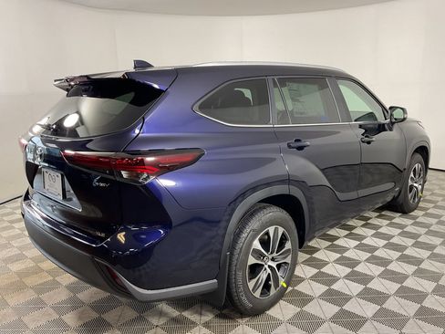 New 2026 Toyota Highlander XLE AWD/4WD image 8