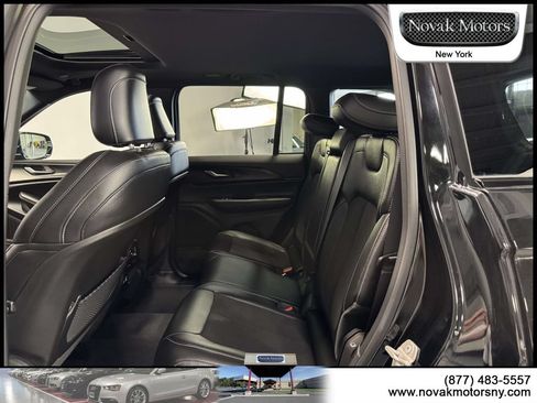 Used 2023 Jeep Grand Cherokee Altitude AWD/4WD image 13