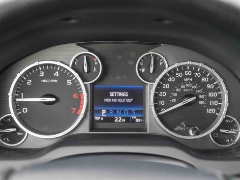 Used 2015 Toyota Tundra SR5 w/ SR5 Upgrade Package AWD/4WD image 28