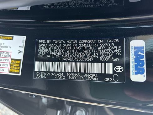 Used 2025 Toyota Prius AWD image 34