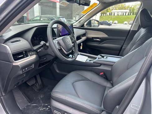 New 2026 Toyota Grand Highlander AWD image 9