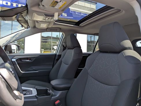 Used 2025 Toyota RAV4 XLE w/ Convenience Package AWD/4WD image 25