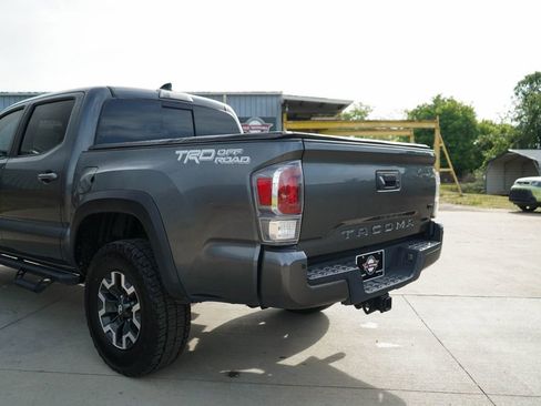 Used 2022 Toyota Tacoma TRD Off-Road w/ Technology Package image 16