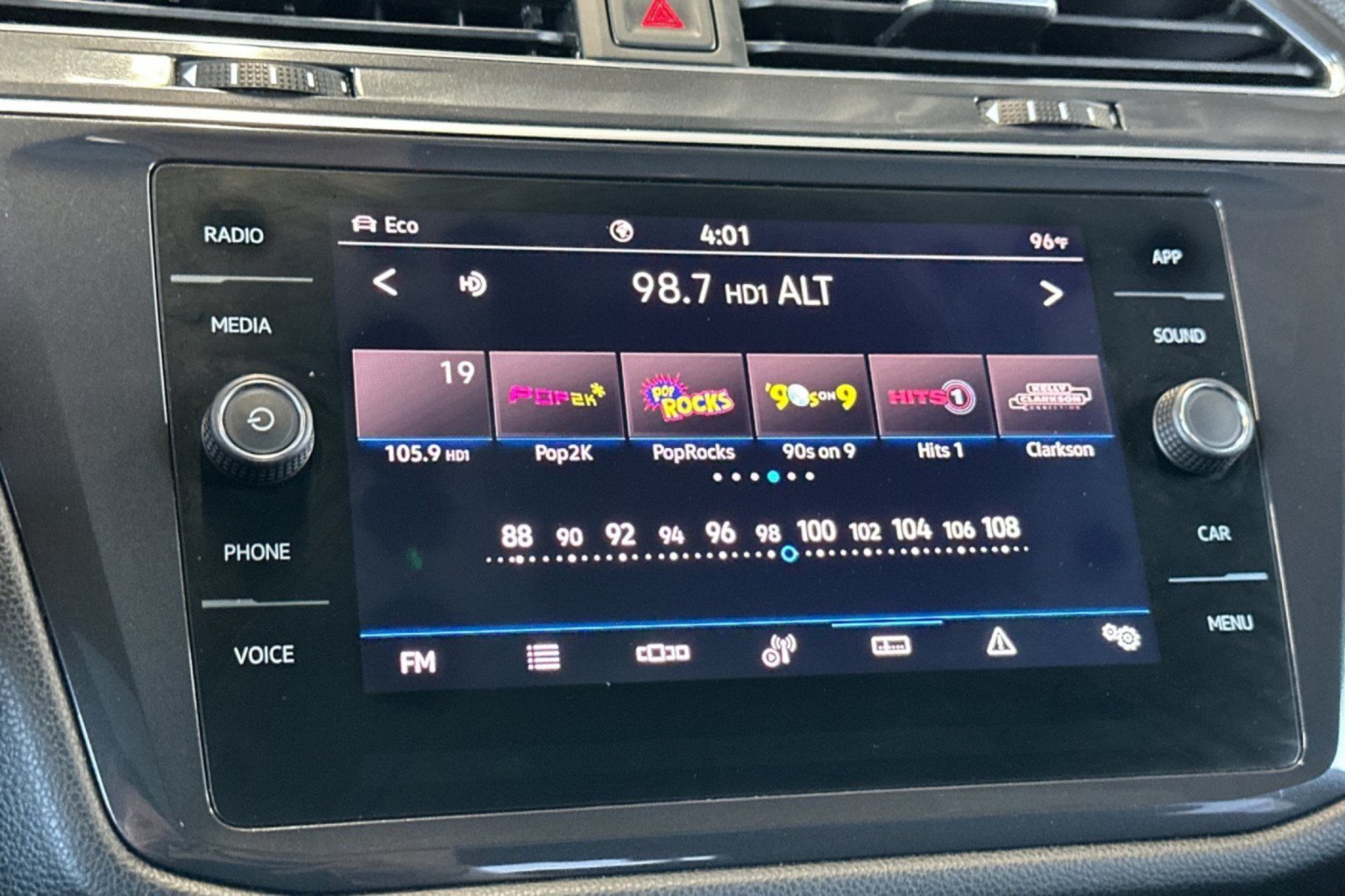 Used 2021 Volkswagen Tiguan SE R-Line AWD/4WD image 17