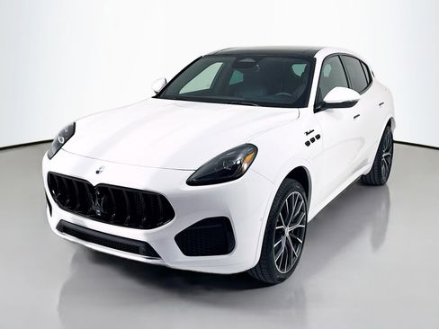 New 2026 Maserati Grecale Modena image 4