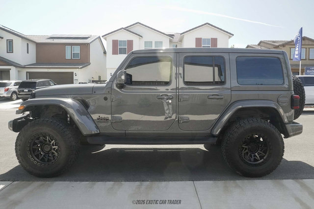 Used 2022 Jeep Wrangler Unlimited Sahara AWD/4WD image 3