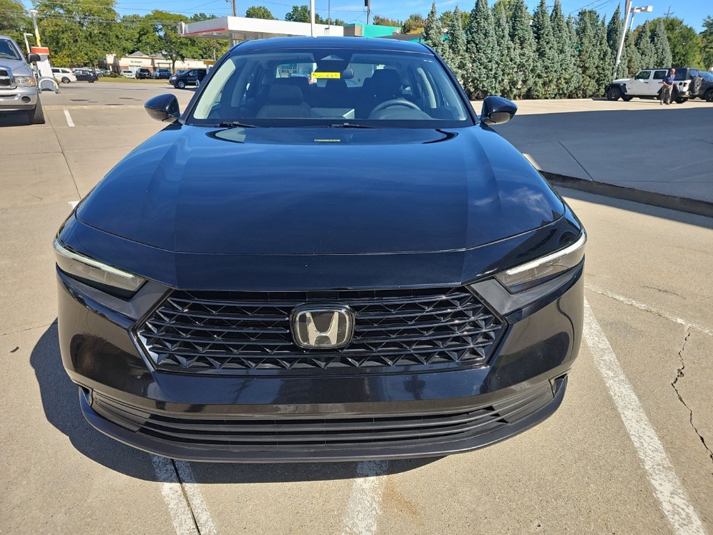 Used 2023 Honda Accord EX image 7