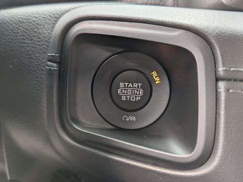 Used 2024 Jeep Wrangler Rubicon w/ Convenience Group image 31