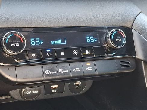 Used 2025 Hyundai Elantra Sport image 15