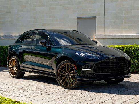 Used 2025 Aston Martin DBX 707 image 64