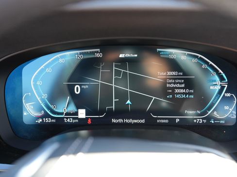 Used 2023 BMW 530e w/ Premium Package image 12