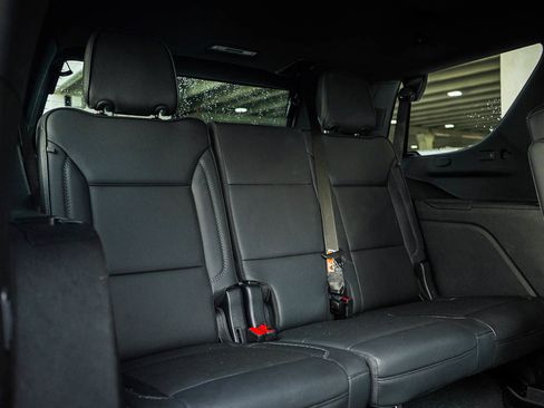Used 2025 GMC Yukon Denali AWD/4WD image 15