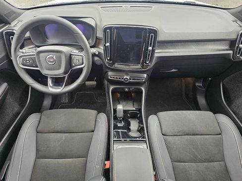 Certified 2023 Volvo XC40 Recharge Plus image 21