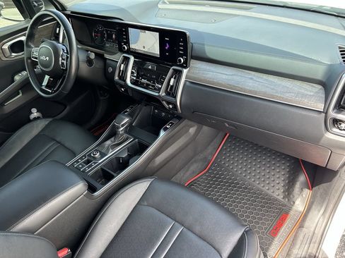 Used 2023 Kia Sorento EX w/ Panoramic Sunroof Package FWD image 17