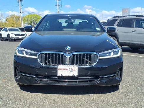 Used 2021 BMW 530i xDrive w/ Premium Package image 2