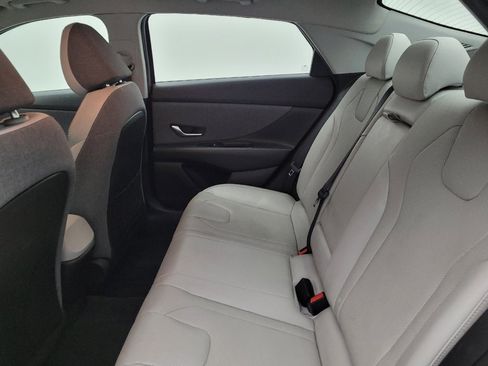 Used 2021 Hyundai Elantra Limited FWD image 18