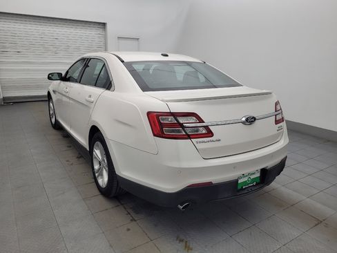 Used 2017 Ford Taurus SEL image 5