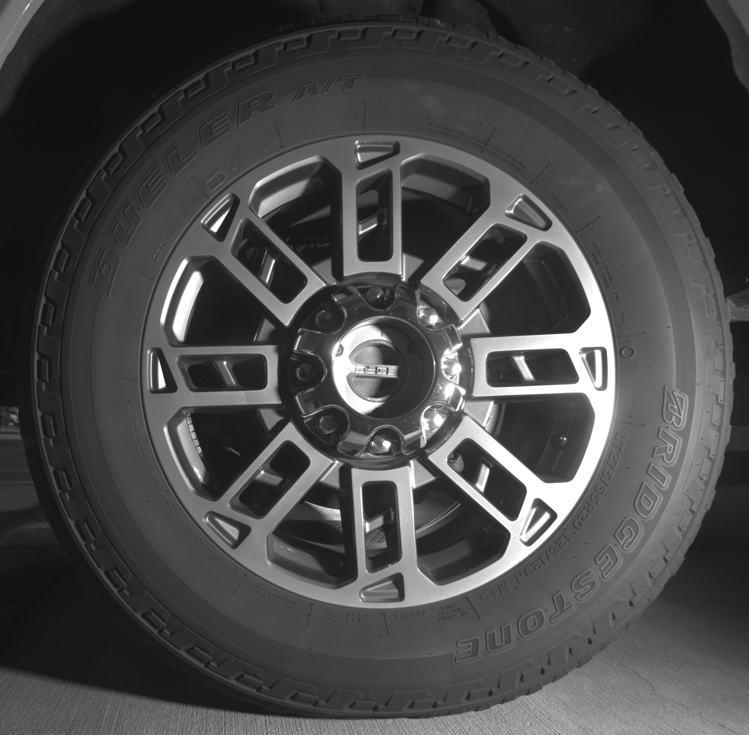 Used 2024 Ford F350 Limited w/ FX4 Off-Road Package AWD/4WD image 12
