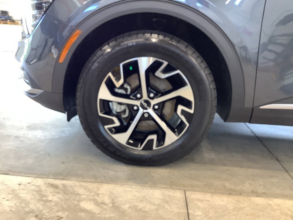 Certified 2024 Kia Sportage EX AWD/4WD image 23