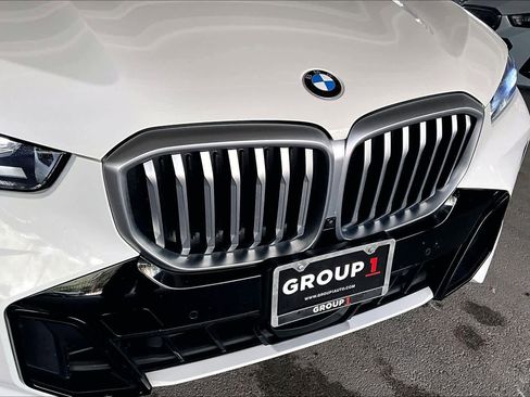 Used 2024 BMW X5 xDrive40i w/ M Sport Package image 29