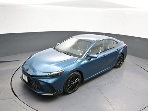 New 2026 Toyota Camry SE image 32