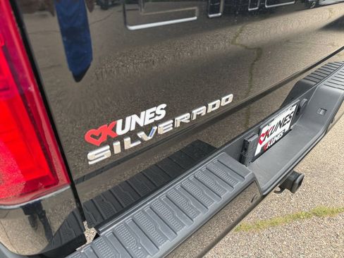 Used 2023 Chevrolet Silverado 1500 High Country w/ High Country Premium Package AWD/4WD image 35