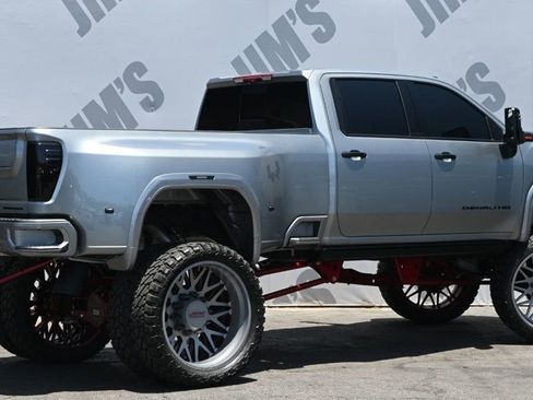 Used 2024 GMC Sierra 3500 Denali w/ Denali Reserve Package AWD/4WD image 5