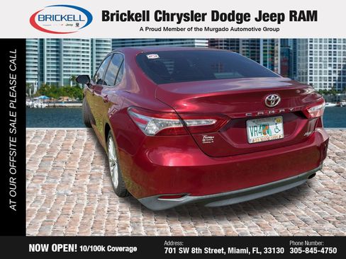 Used 2018 Toyota Camry XLE image 3