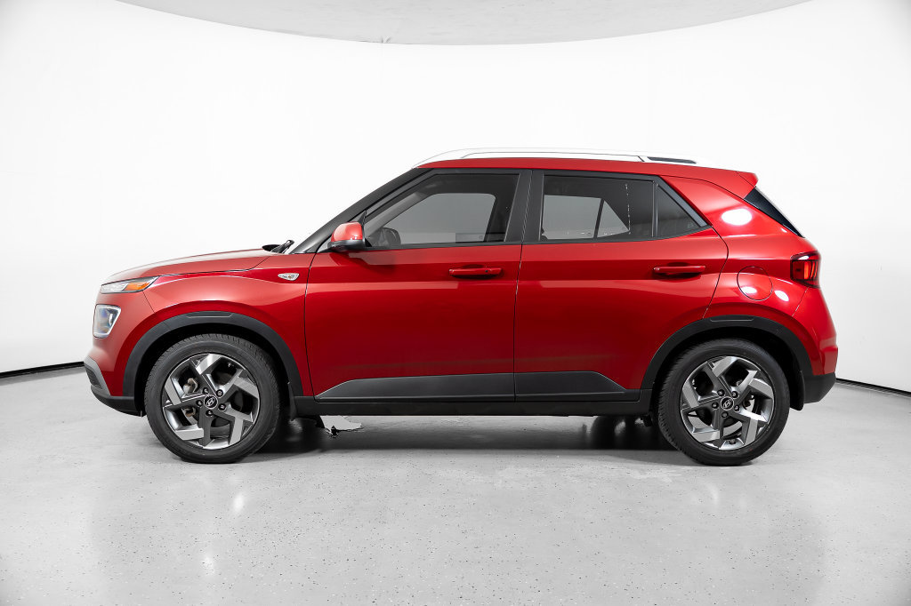 Certified 2022 Hyundai Venue Limited FWD image 13