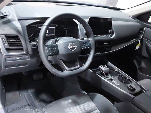 Used 2026 Nissan Rogue SV w/ Cold Weather Package AWD/4WD image 19