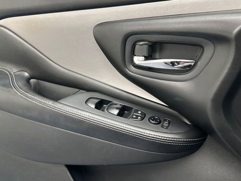 Used 2019 Nissan Murano S image 14