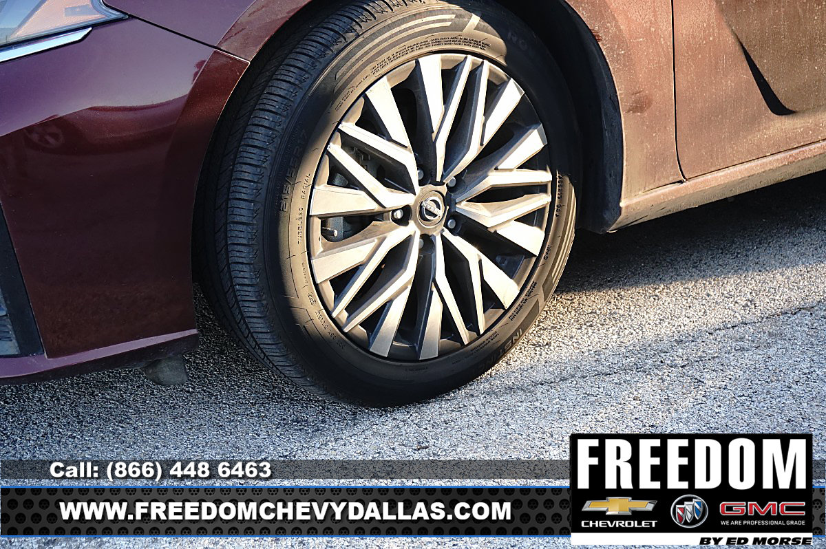 Used 2024 Nissan Altima 2.5 SV FWD image 10