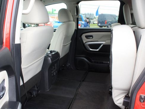 Used 2022 Nissan Titan SV w/ SV Convenience Package AWD/4WD image 35