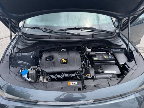 Used 2025 Kia Soul LX w/ LX Technology Package FWD image 29