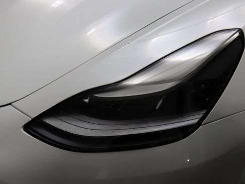 Used 2023 Tesla Model 3 Standard Range image 24