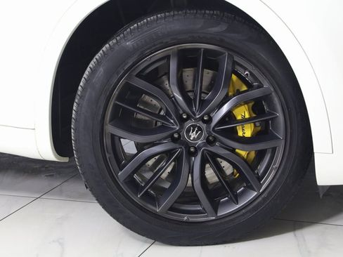 Used 2022 Maserati Levante Modena image 15