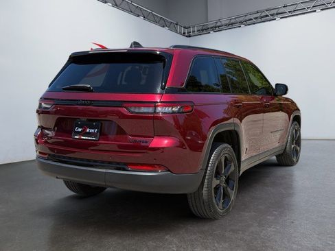 Used 2023 Jeep Grand Cherokee Limited w/ Black Appearance Package AWD/4WD image 13