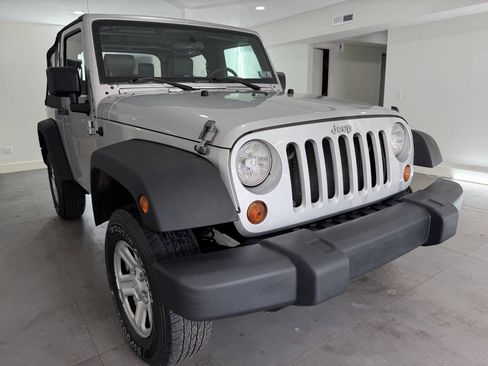 Used 2009 Jeep Wrangler X AWD/4WD image 12