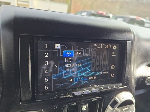 Used 2012 Jeep Wrangler Unlimited Sahara w/ Connectivity Group image 13