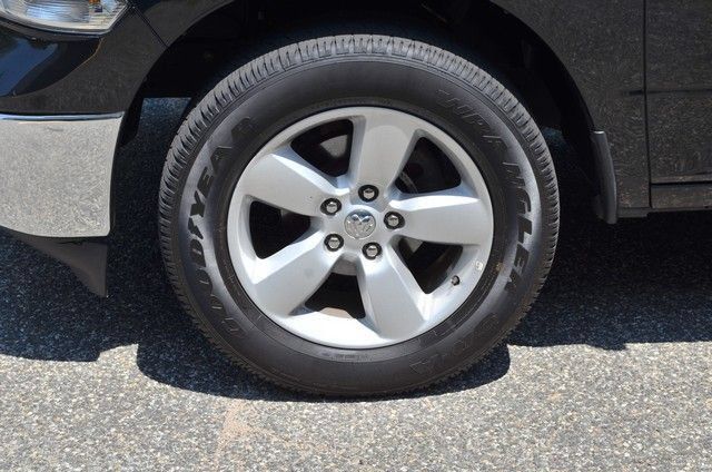 Used 2024 RAM 1500 Classic SLT AWD/4WD image 13