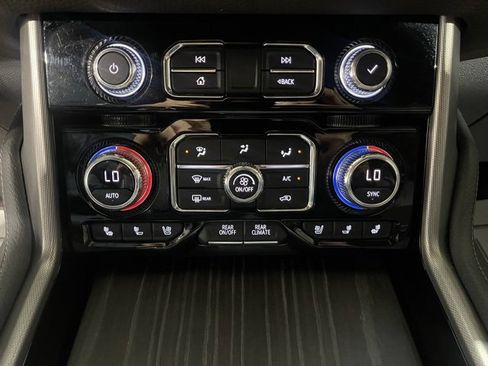 Used 2021 GMC Yukon Denali image 16