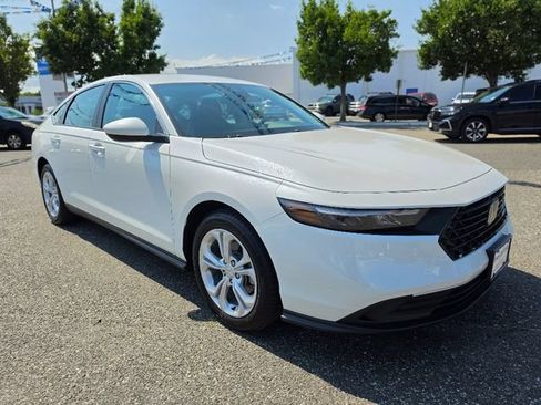 Used 2025 Honda Accord LX image 7