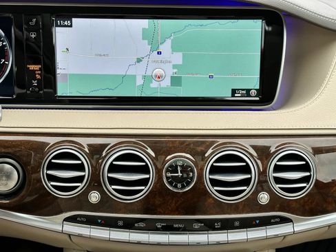 Used 2017 Mercedes-Benz S 550 S 550 4MATIC Sedan 4D image 22