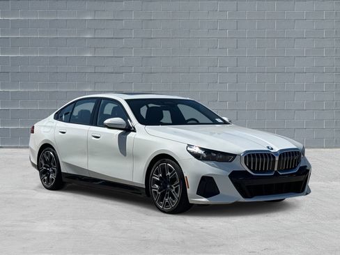 Used 2024 BMW i5 eDrive40i w/ M Sport Package image 1