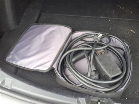 Used 2021 Tesla Model 3 Standard Range Plus image 22