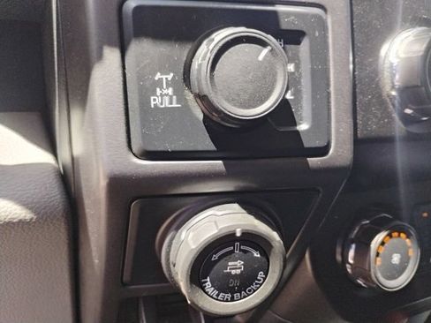 Used 2019 Ford F150 XLT w/ Equipment Group 302A Luxury AWD/4WD image 17