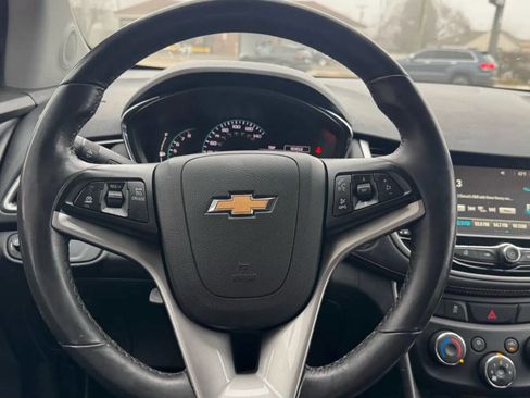 Used 2017 Chevrolet Trax LT w/ LT Convenience Package image 26