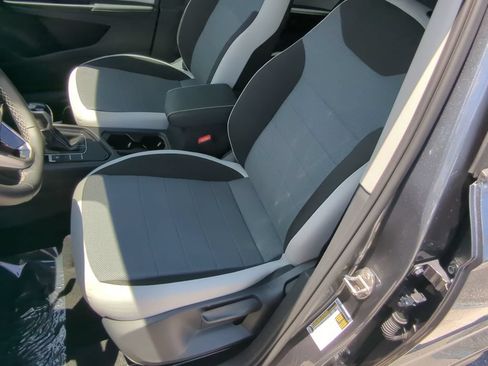 Used 2025 Volkswagen Taos S FWD image 17