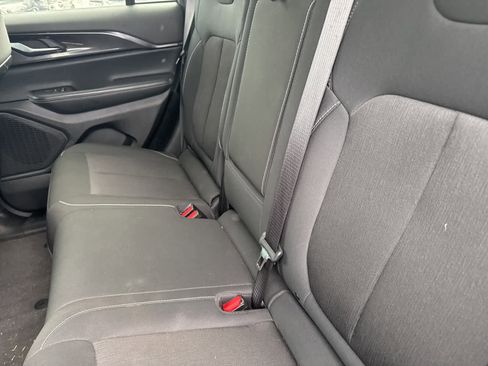 Certified 2023 Jeep Grand Cherokee Laredo image 27